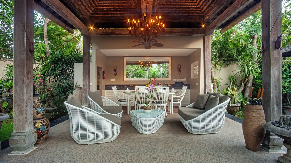 3. Villa Avalon Guest House - Living area